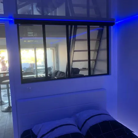 アパート Marina *